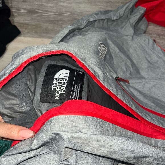 The North Face Red Grey HyVent 2.5 Windbreaker Large Men - Picture 2 of 7
